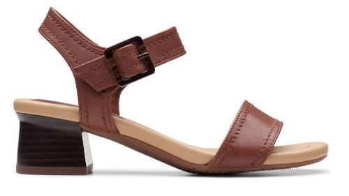 Rockstud Sandals Maroon